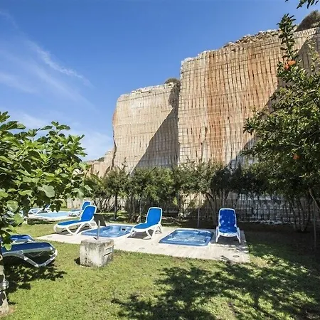 Cave Bianche 4*