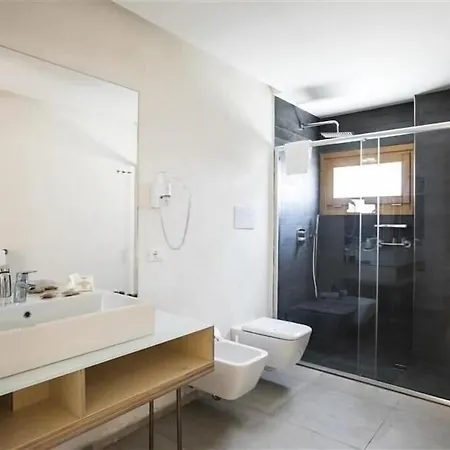 Cave Bianche 4* فافينانا
