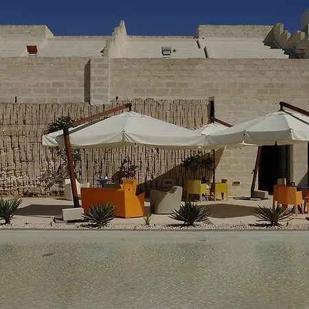 Cave Bianche فندق فافينانا